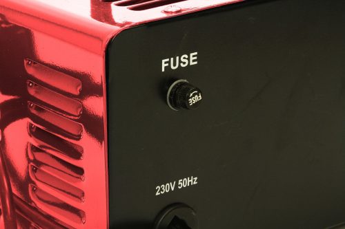 Akkumulátor töltő 12V 100A