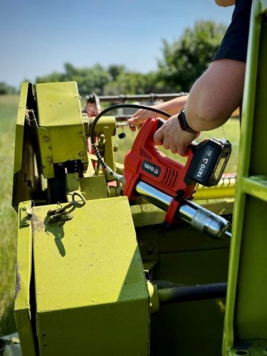 Akkus zsírzó 18 V Li-Ion, 1 x 3,0 Ah akku + töltő YATO